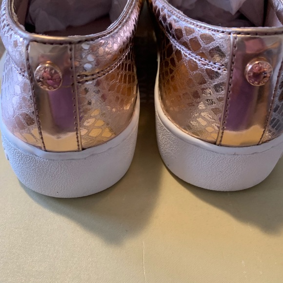 MICHAEL MICHAEL KORS
Keaton Embellished Metallic Leather Slip-On Sneaker New sz9 - Picture 8 of 12